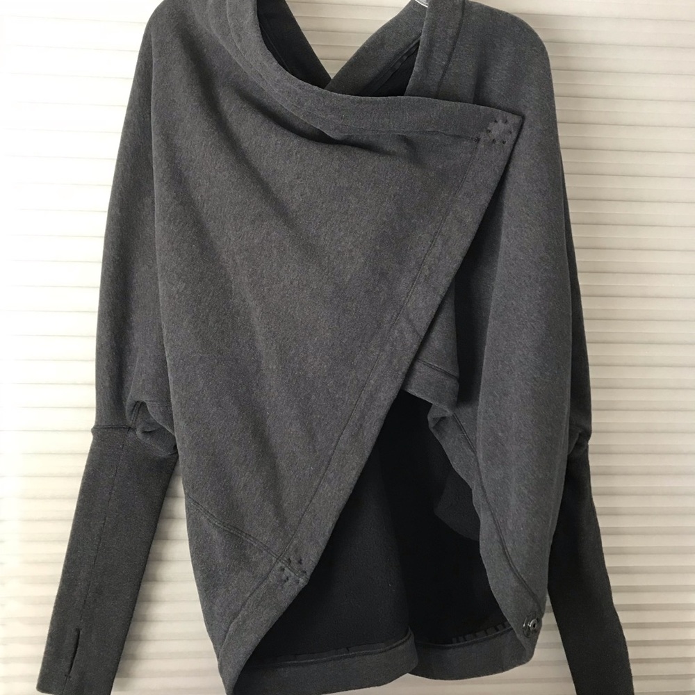 Lululemon | Charcoal It Makes Two Wrap | S/M